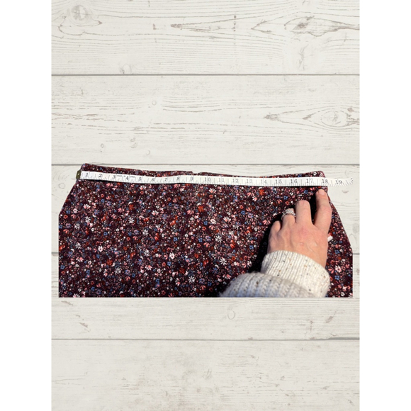 EUC Women's WoolOvers Burgundy Floral Cord Knee Length Straight Skirt Size 14 - Picture 8 of 9